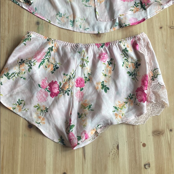 Victoria's Secret Floral Lace Trim Pink Women's Camisole & Short Sleep Set - Picture 9 of 9